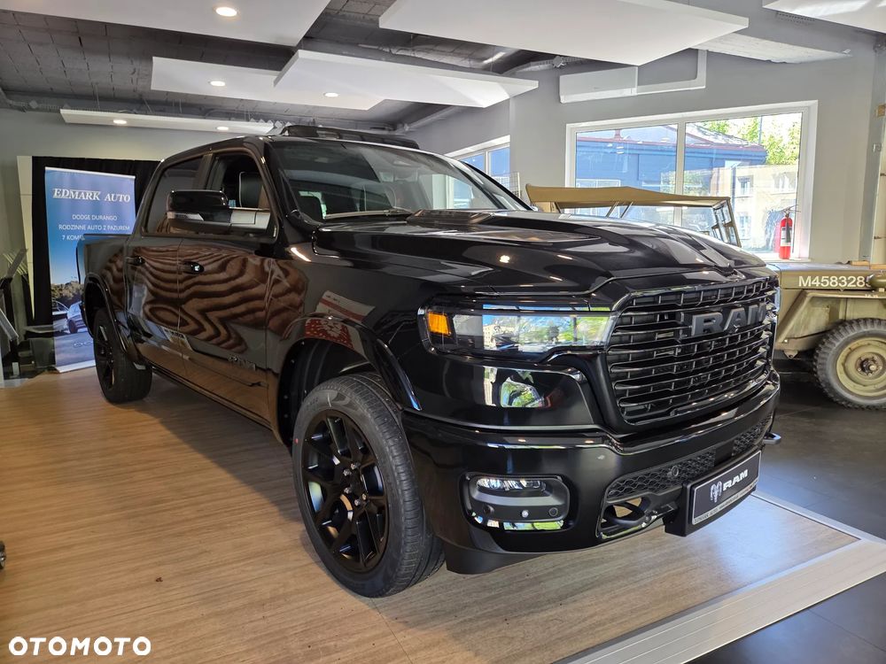 RAM 1500 Laramie Night Premium - 2