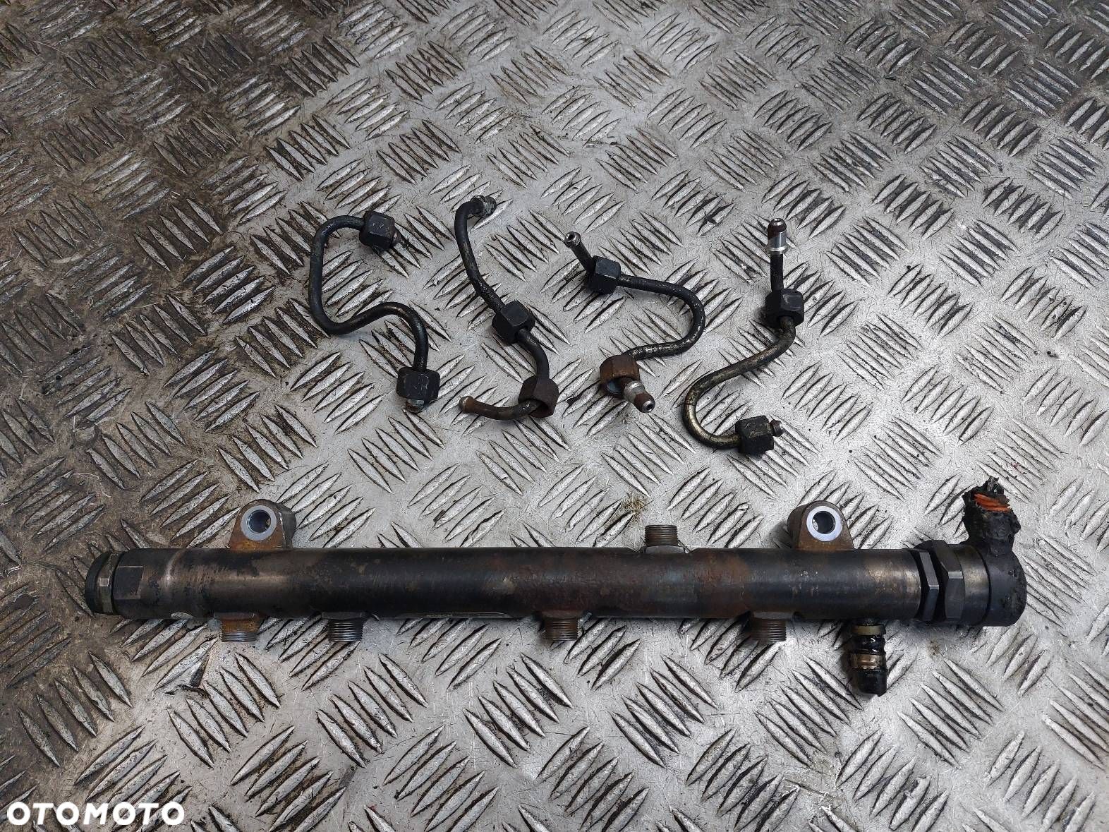 LISTWA WTRYSKOWA IVECO DAILY IV LIFT 3.0 D 504371261 - 1