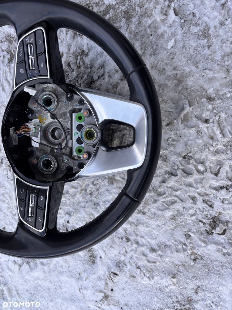 Kia Ceed Xceed kierownica multifunkcyjna Podgrzewana idealna - 6