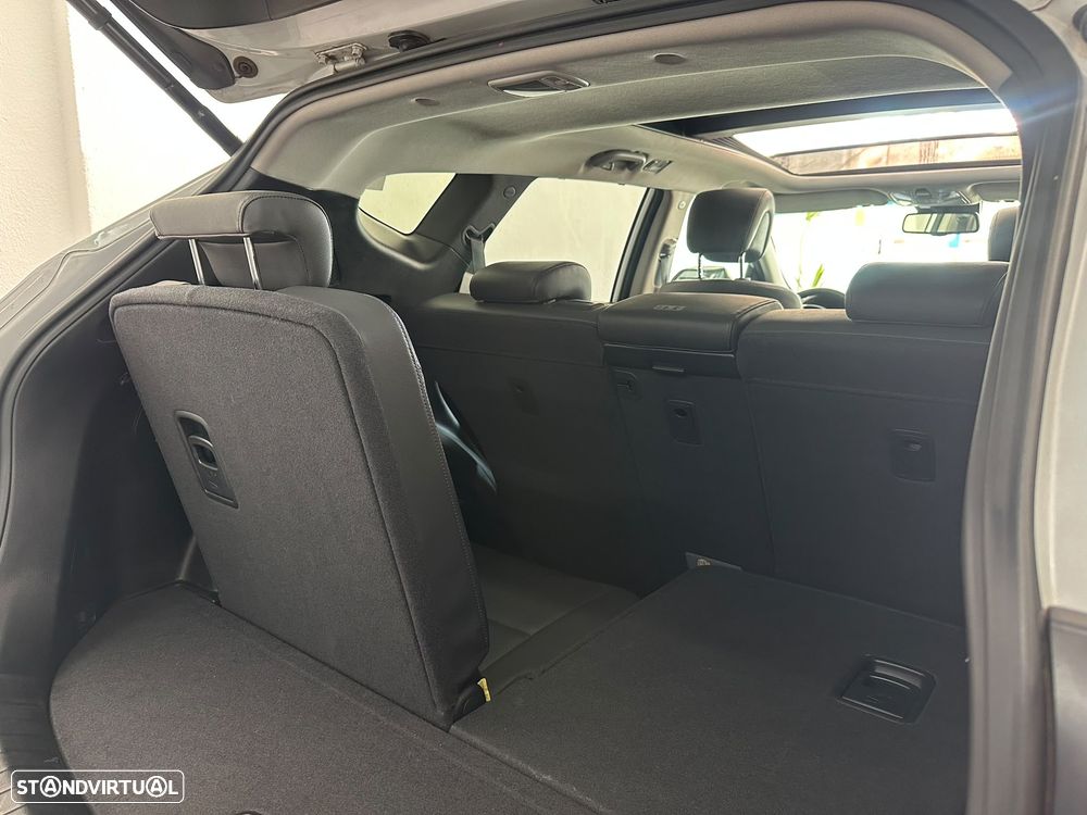 Hyundai Santa Fe blue 2.2 CRDI 2WD Auto Family+ - 32
