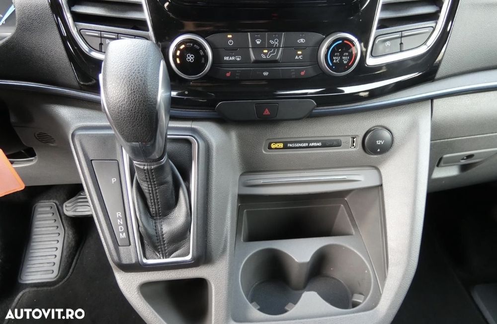 Ford Tourneo Custom - 13