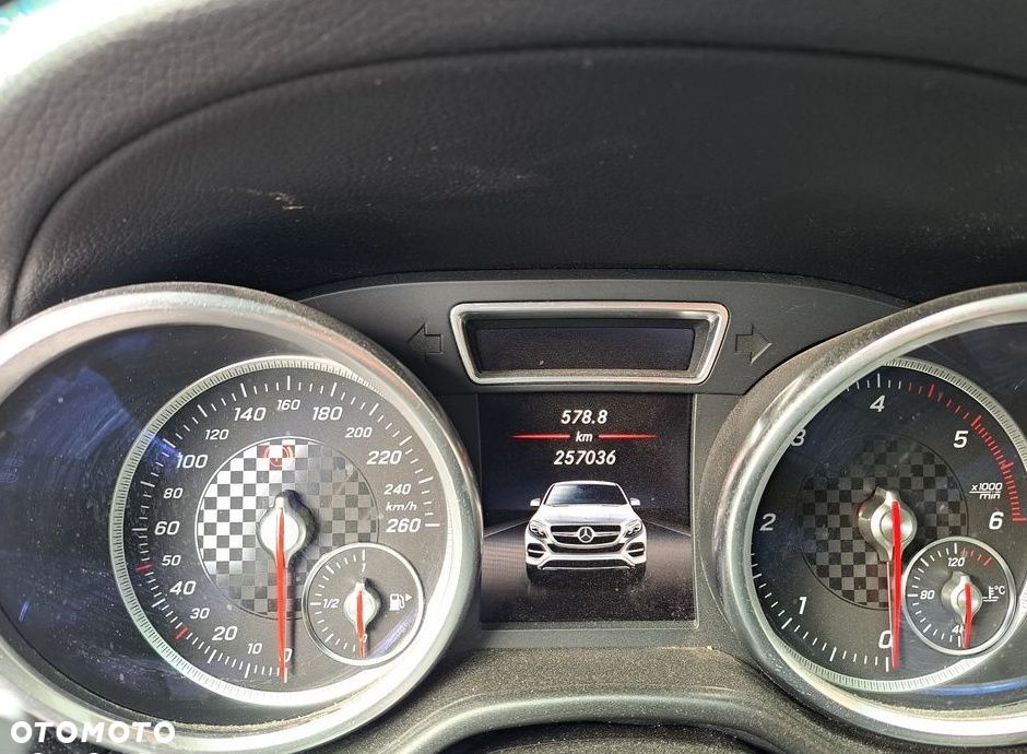 Mercedes-Benz GLE - 11