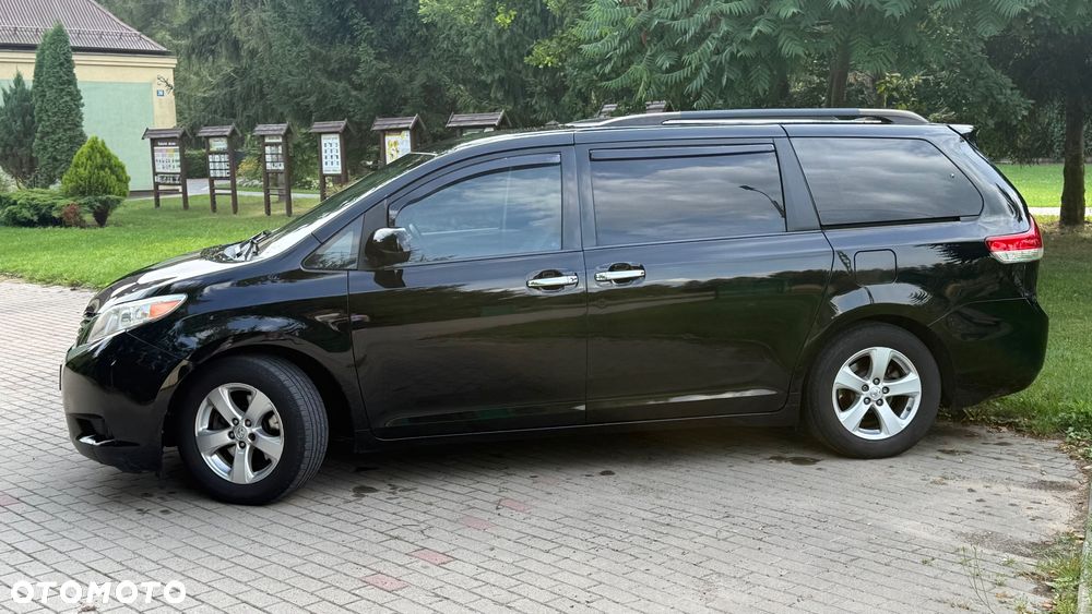 Toyota Sienna 3.5 V6 - 6