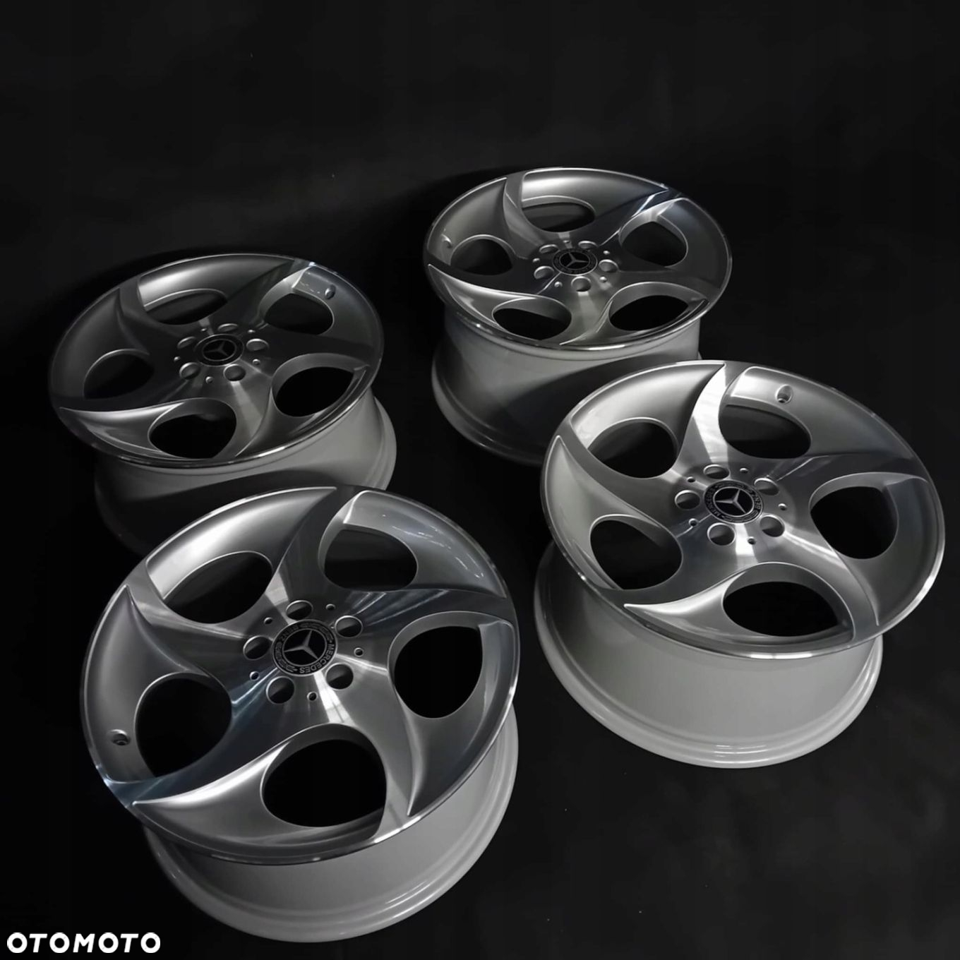 MERCEDES A230 W230 8,5JX18 ET35 5X112 9,5J ET40 A2304011402 A2304011802 - 8