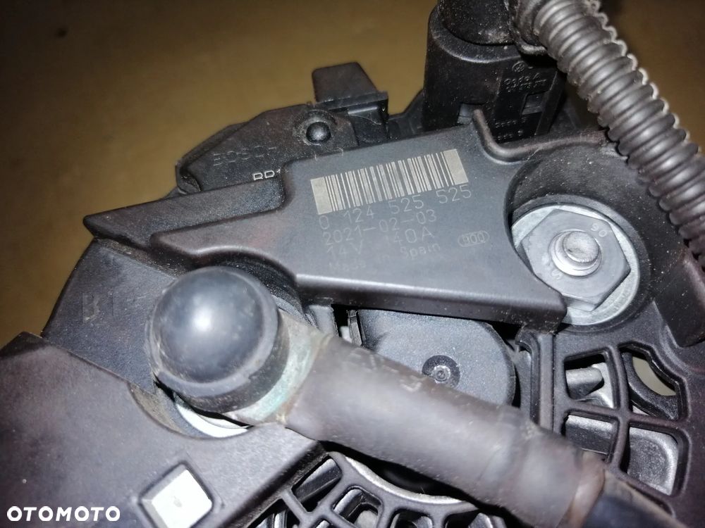 Volkswagen Jetta V 2.0 TDi alternator Bosch 140A 0124525525 - 7