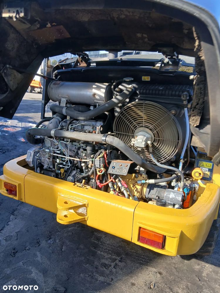 Caterpillar 906 - 10