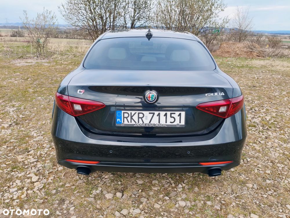Alfa Romeo Giulia 2.0 Turbo TI Q4 - 6