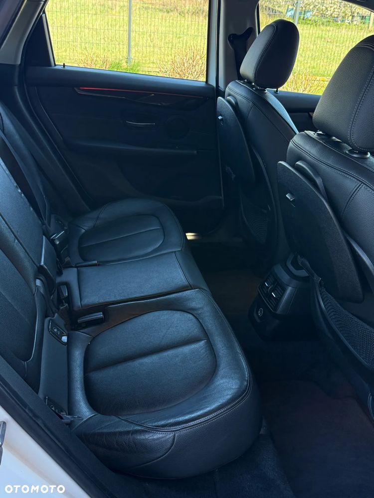 BMW Seria 2 218d - 21