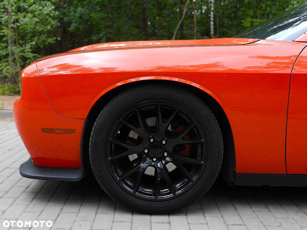 Dodge Challenger - 9