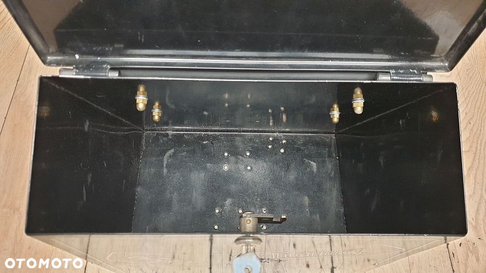 Kufer centralny z oparciem pasażera - 5