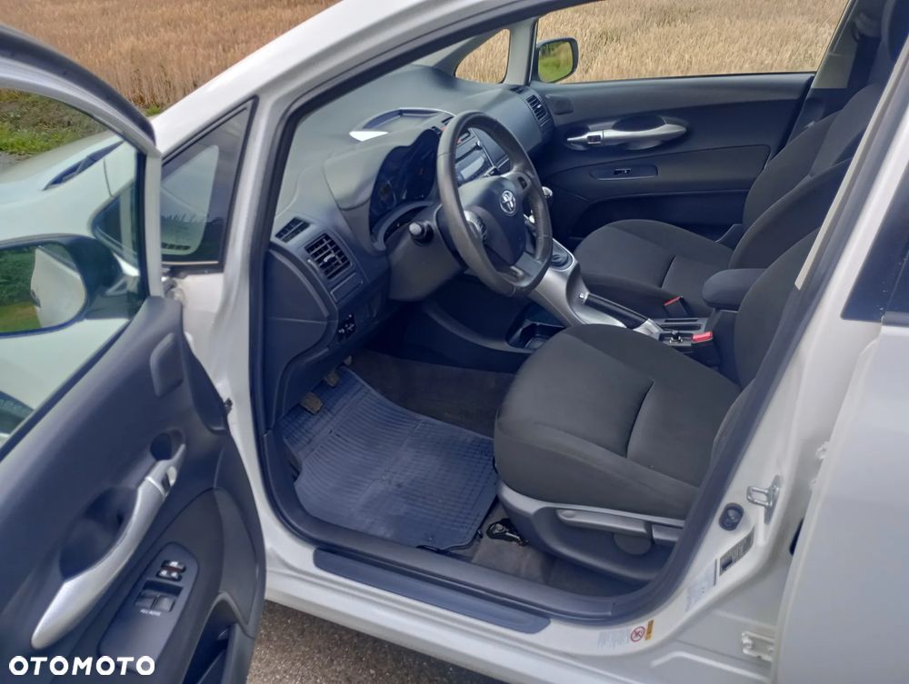 Toyota Auris 1.33 Dual-VVT-i Life - 6