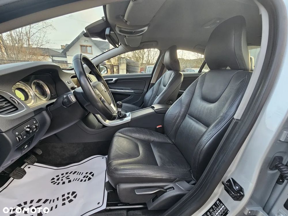 Volvo S60 DRIVe Momentum - 13