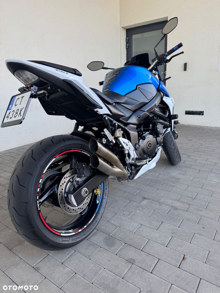 Suzuki GSR - 5