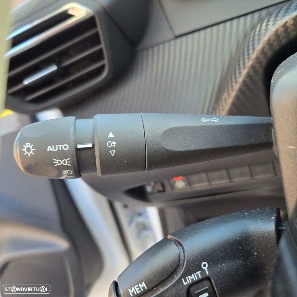 Peugeot e-208 50 kWh Allure - 10