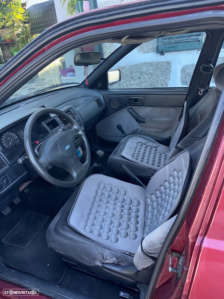 Ford Escort 1.3i Boston - 8