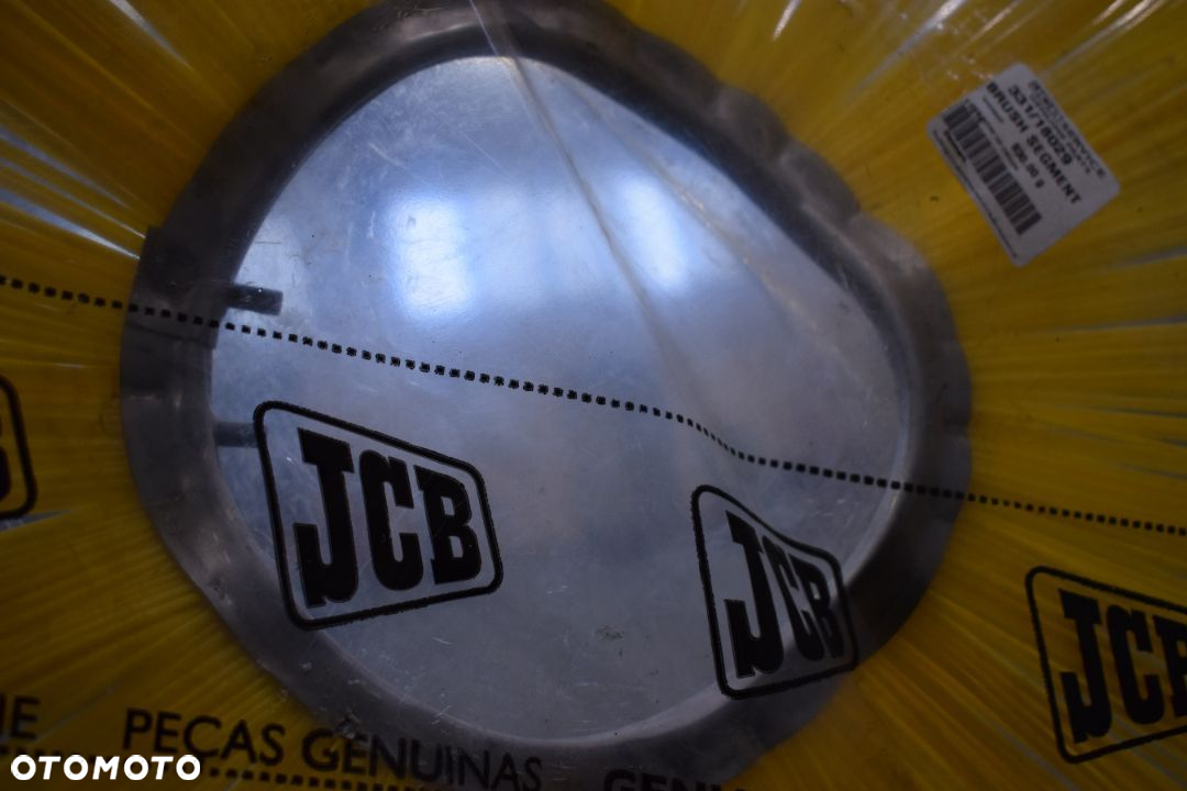 Oryginalna Szczotka z tworzywa do zamiatarki JCB stosowanej w 3CX 4CX - 5
