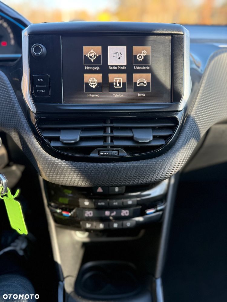 Peugeot 2008 1.2 Pure Tech Allure S&S - 25