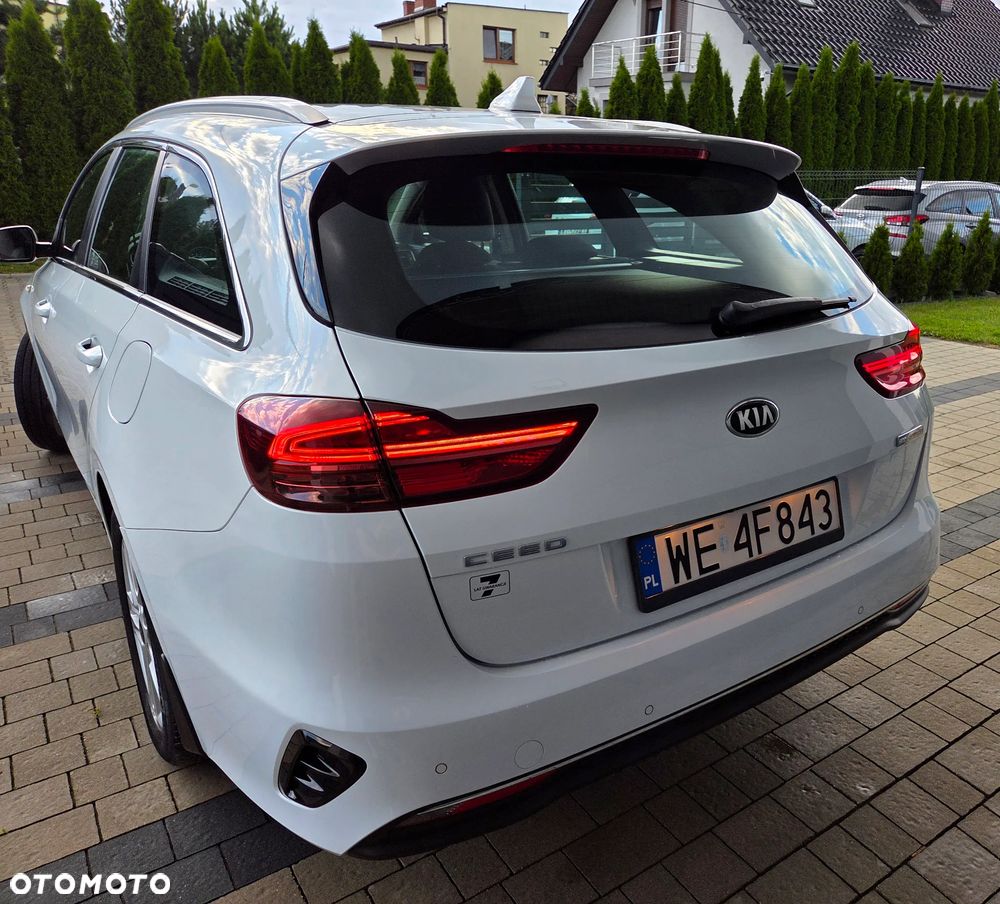 Kia Ceed 1.6 CRDi mHEV M - 9