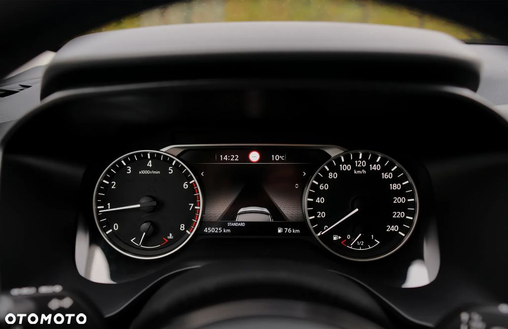 Nissan Qashqai 1.3 DIG-T N-CONNECTA - 17