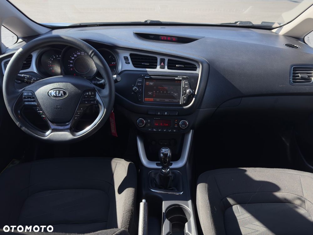 Kia Ceed - 11