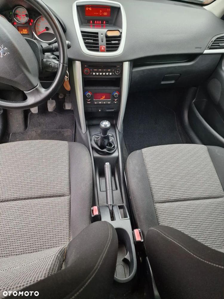 Peugeot 207 - 23