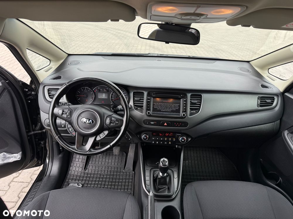 Kia Carens 1.6 GDI Dream-Team Edition - 17