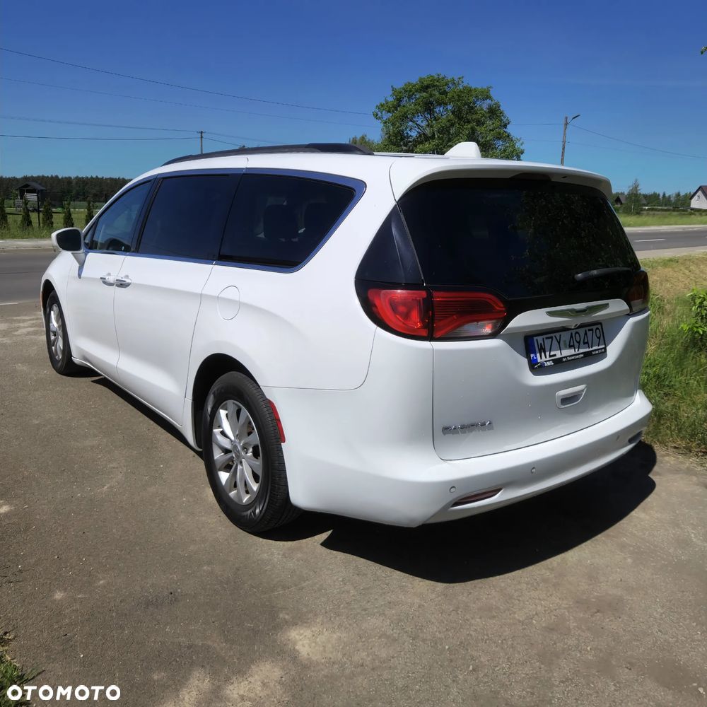 Chrysler Pacifica - 9