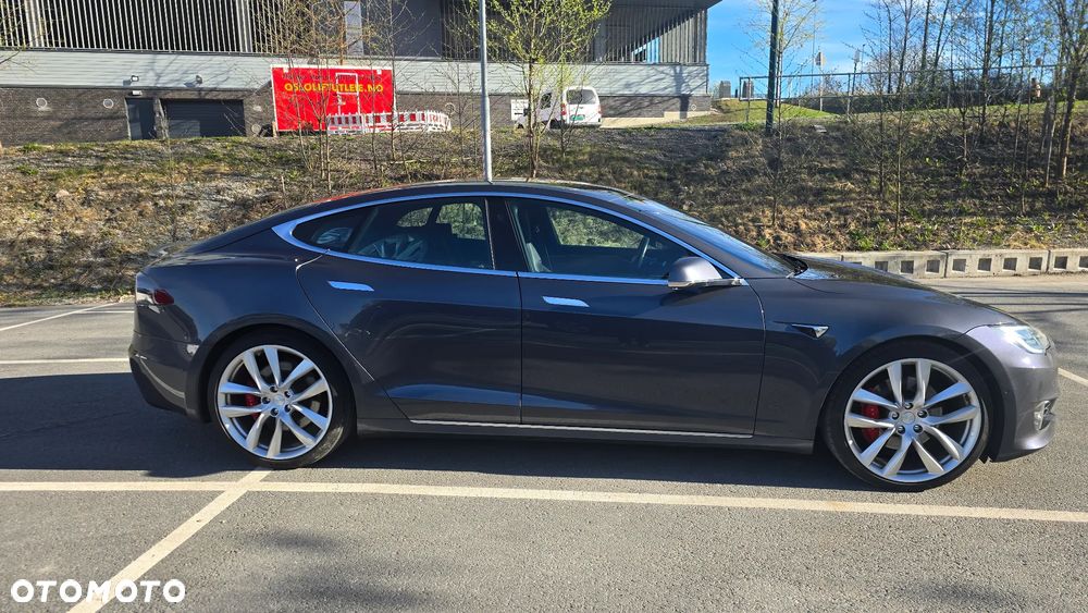 Tesla Model S Performance - 3