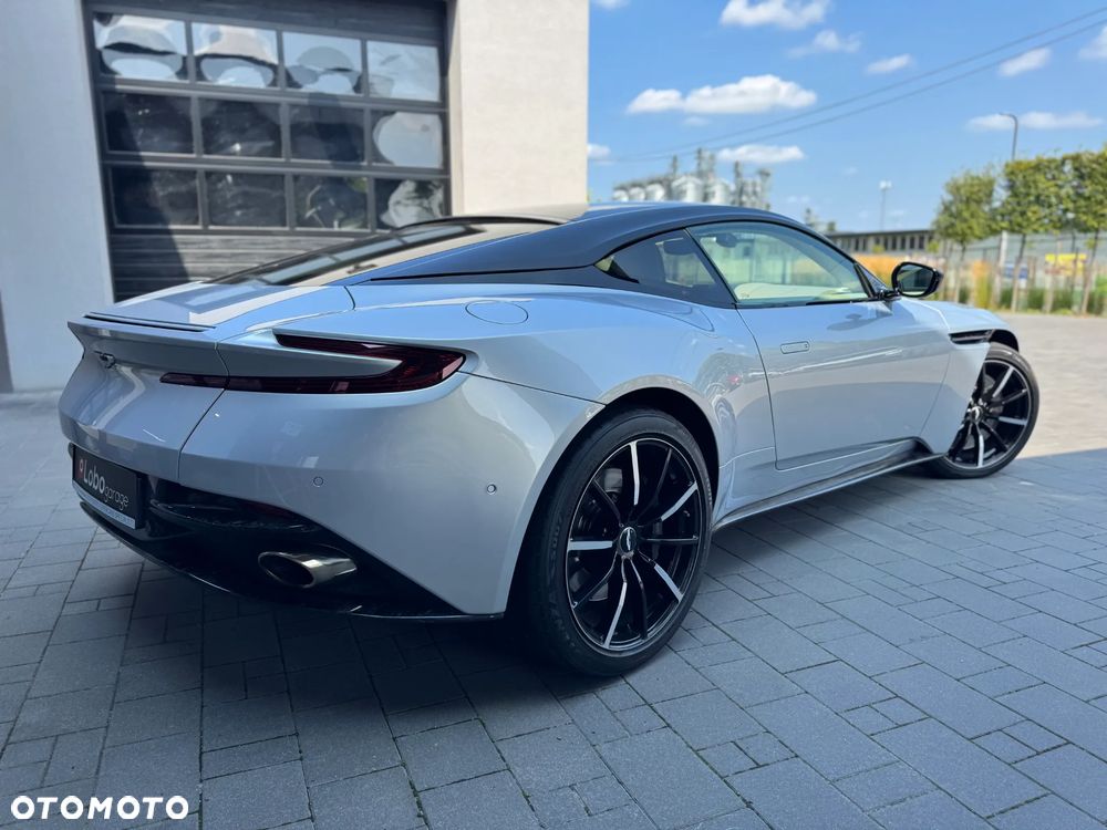 Aston Martin DB11 Launch Edition - 5