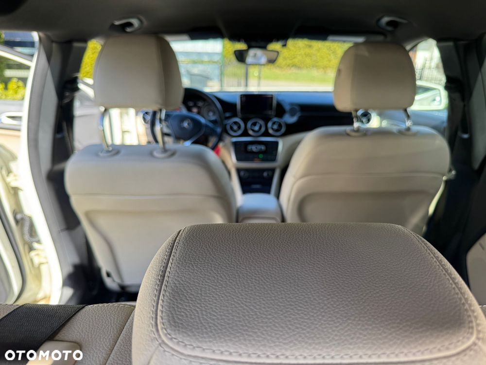 Mercedes-Benz GLA 250 4Matic 7G-DCT Edition 1 - 18