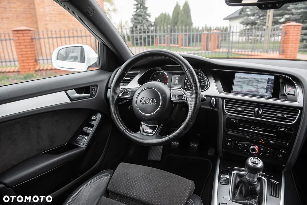 Audi A4 Avant 2.0 TDI DPF quattro S line Sportpaket - 26