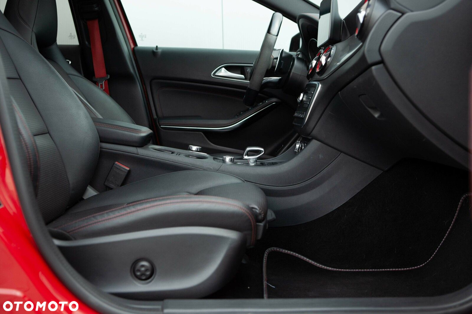 Mercedes-Benz GLA 45 AMG 4-Matic - 32