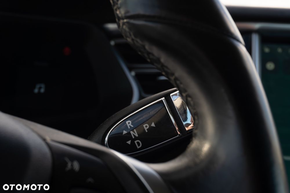 Tesla Model S - 9