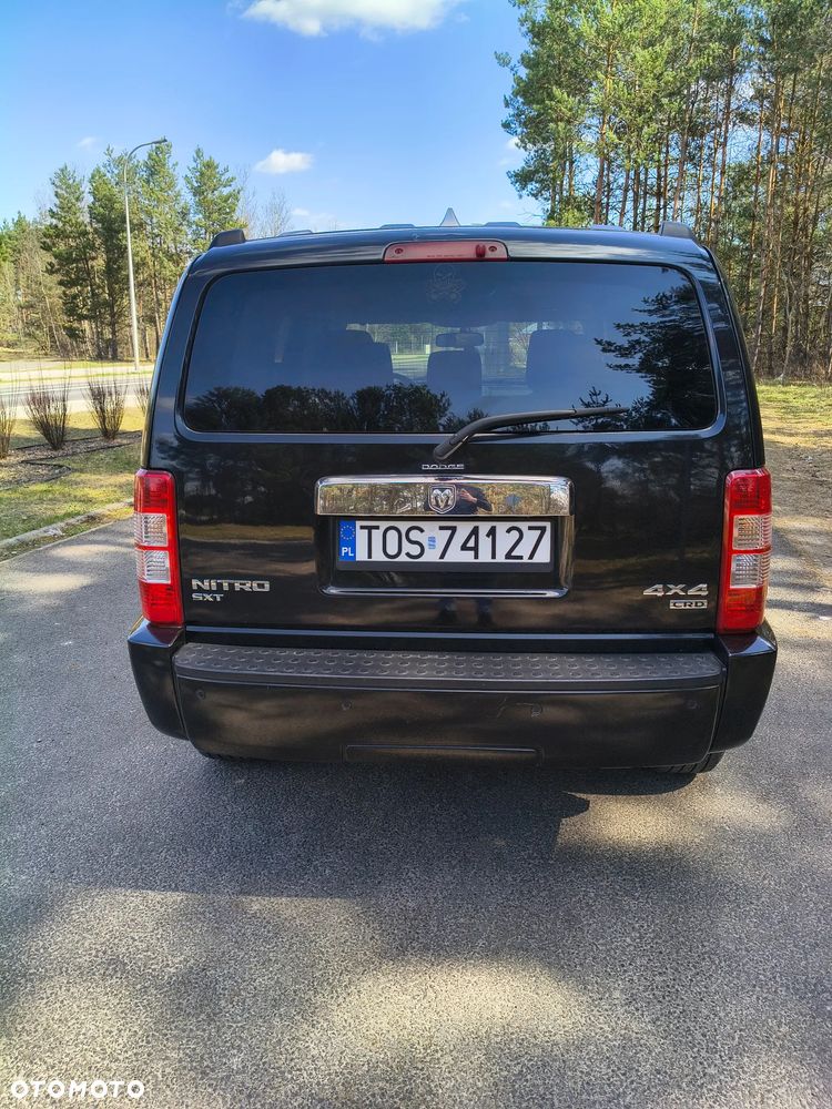 Dodge Nitro 2.8 CRD SXT - 21