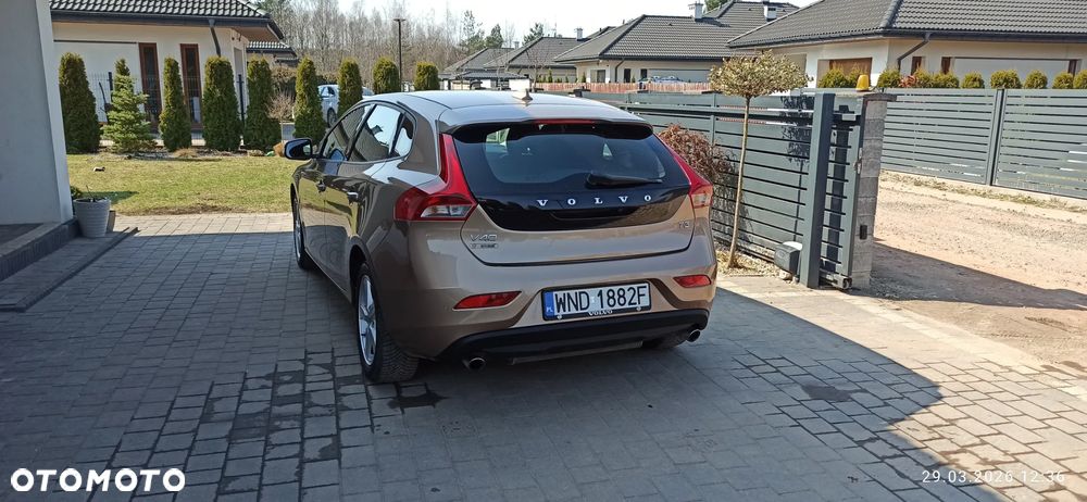 Volvo V40 T3 Base - 4