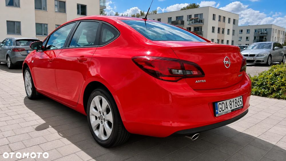 Opel Astra 1.4 T Business EU6 - 5
