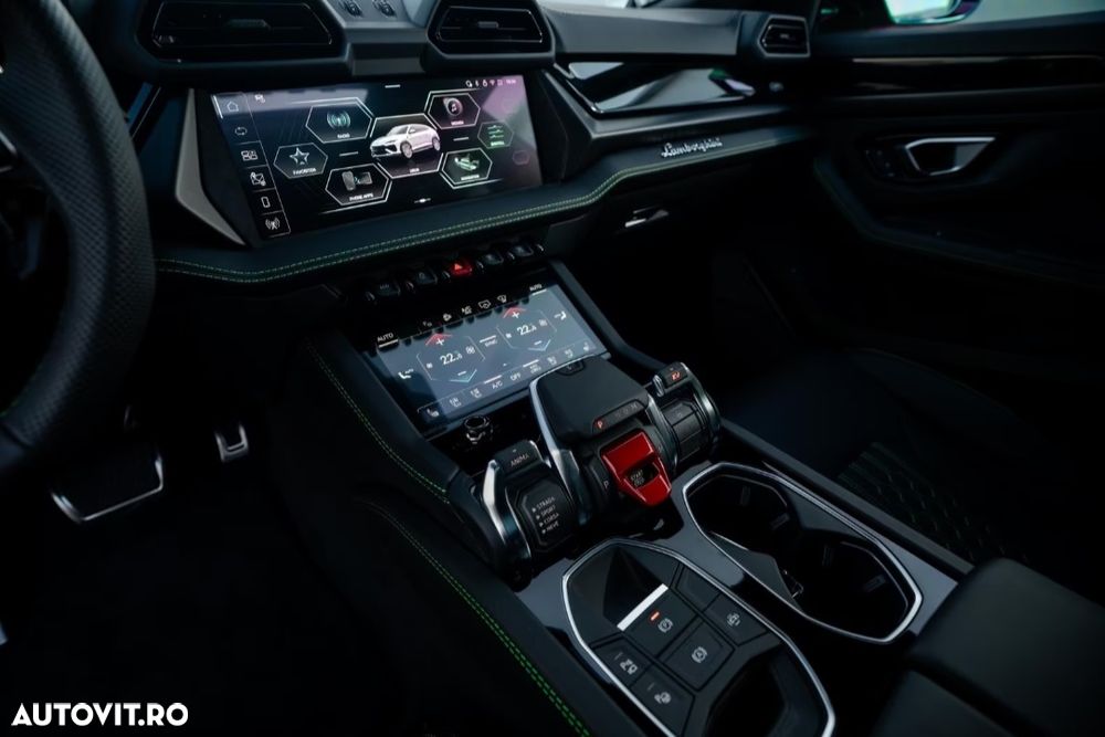 Lamborghini URUS - 10