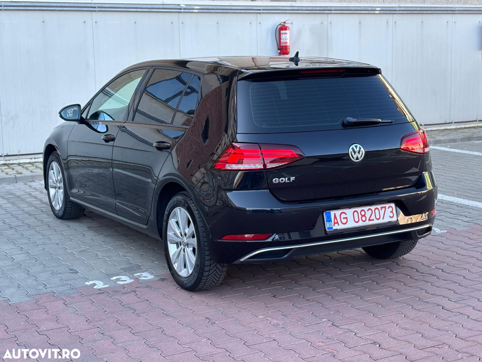 Volkswagen Golf 1.0 TSI BlueMotion DSG Comfortline - 4