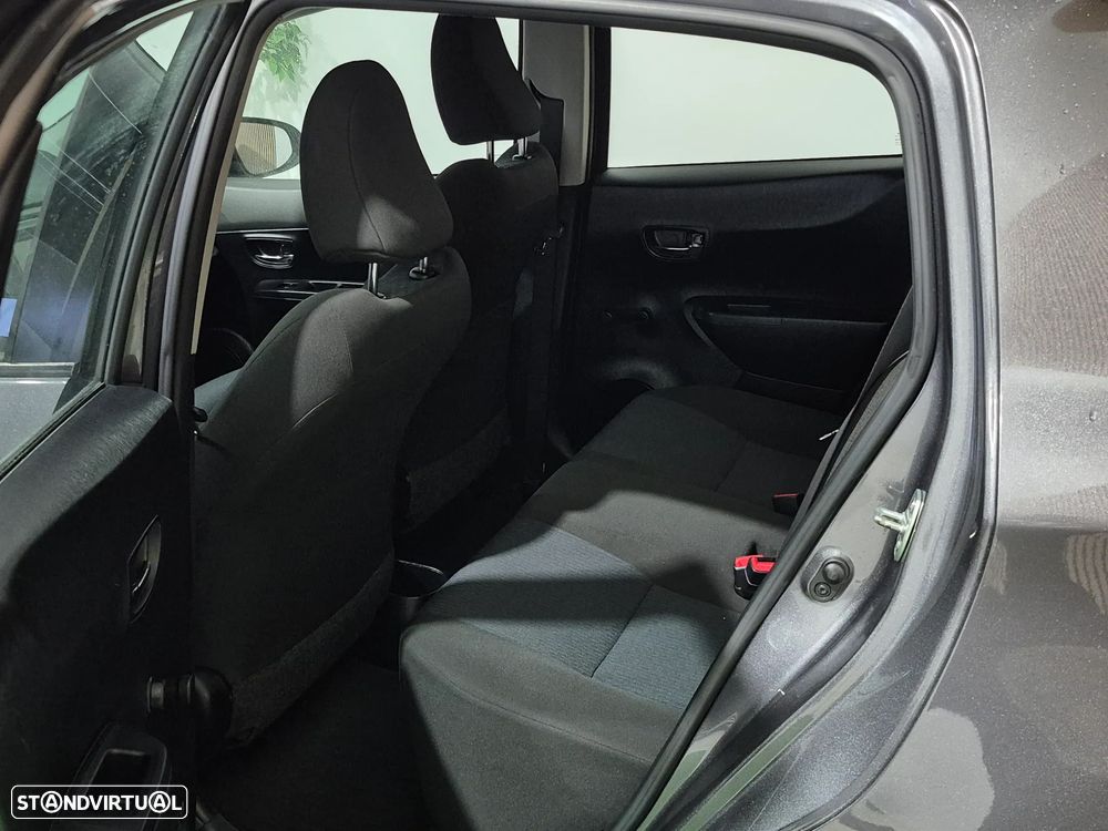 Toyota Yaris 1.0 VVT-i Comfort+P.Style - 26