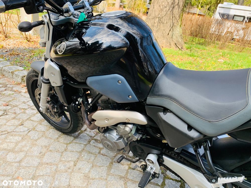 Yamaha MT - 8