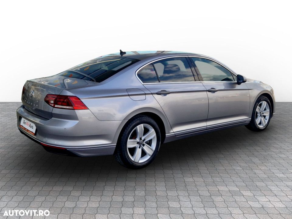 Volkswagen Passat - 8