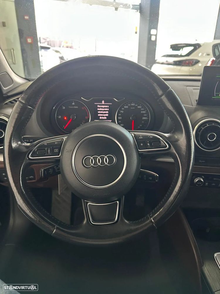 Audi A3 Cabrio 2.0 TDI S tronic (clean diesel) Attraction - 12