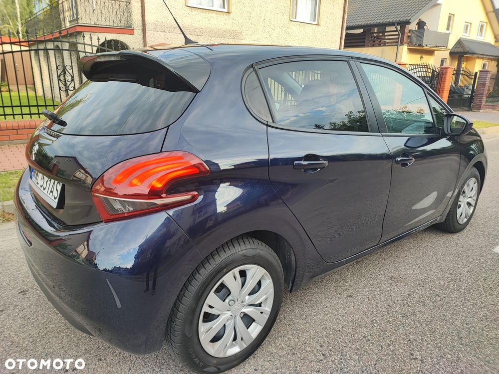 Peugeot 208 - 5