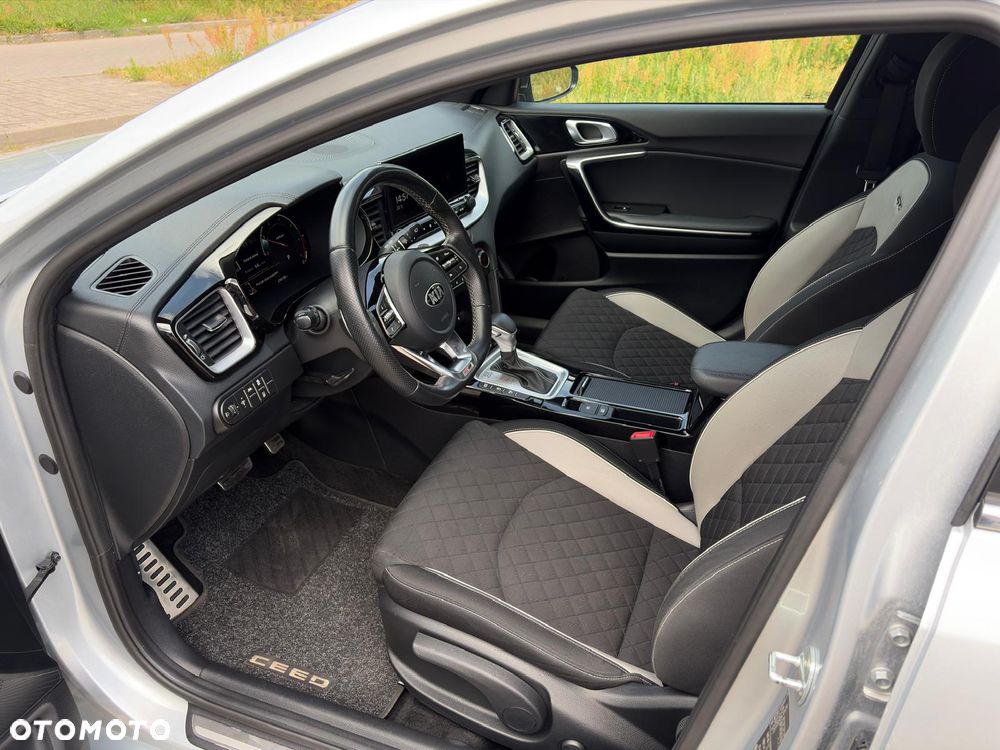 Kia Ceed 1.6 CRDi GT Line DCT - 23