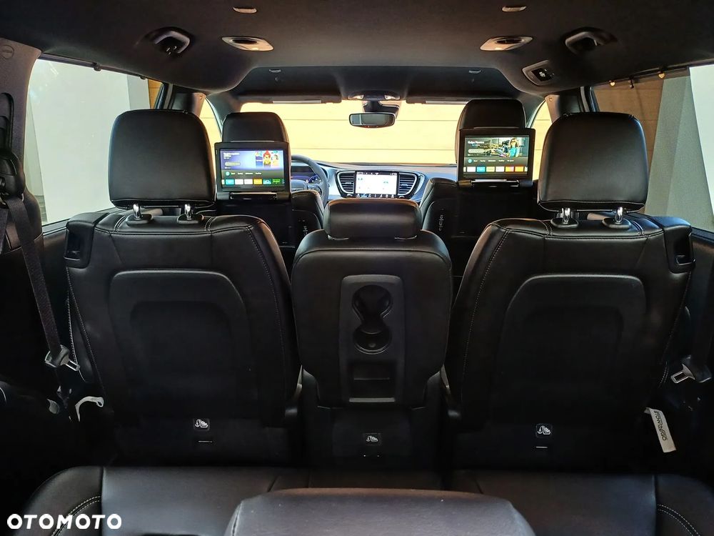 Chrysler Pacifica - 18