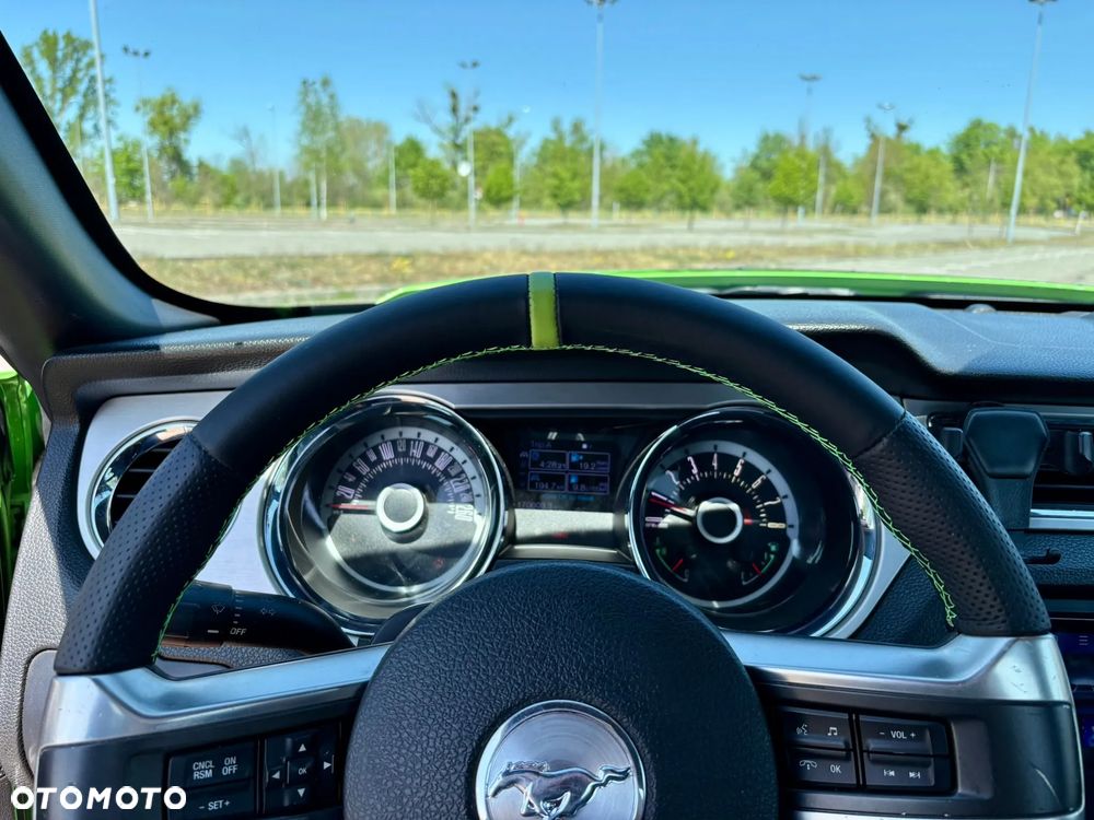Ford Mustang 3.7 V6 Premium - 24
