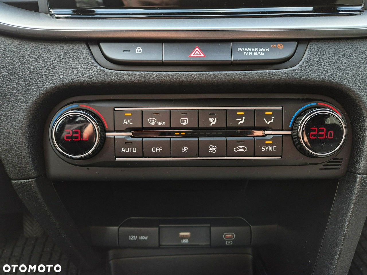 Kia XCeed - 29
