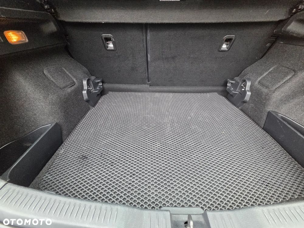 Toyota Auris 1.6 Premium - 19