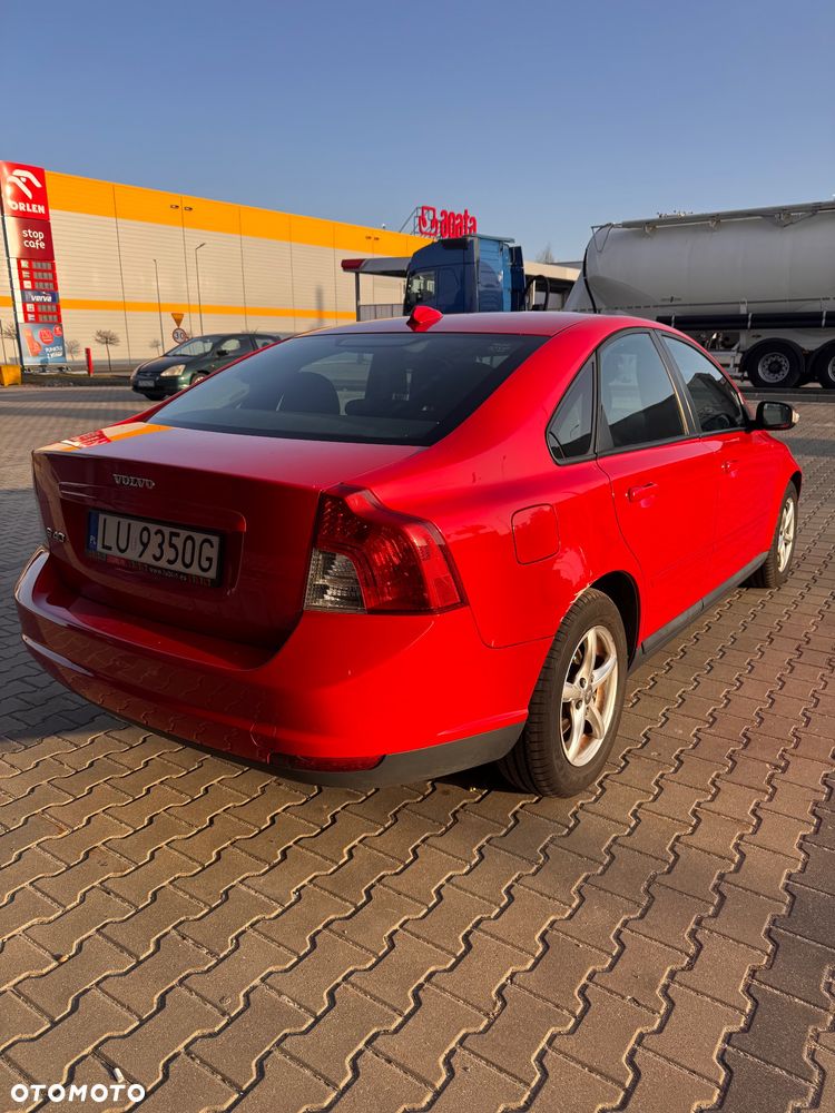 Volvo S40 1.6 - 12