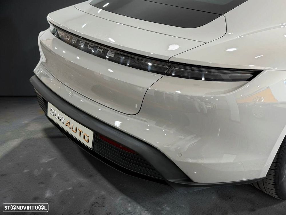 Porsche Taycan Standard - 12